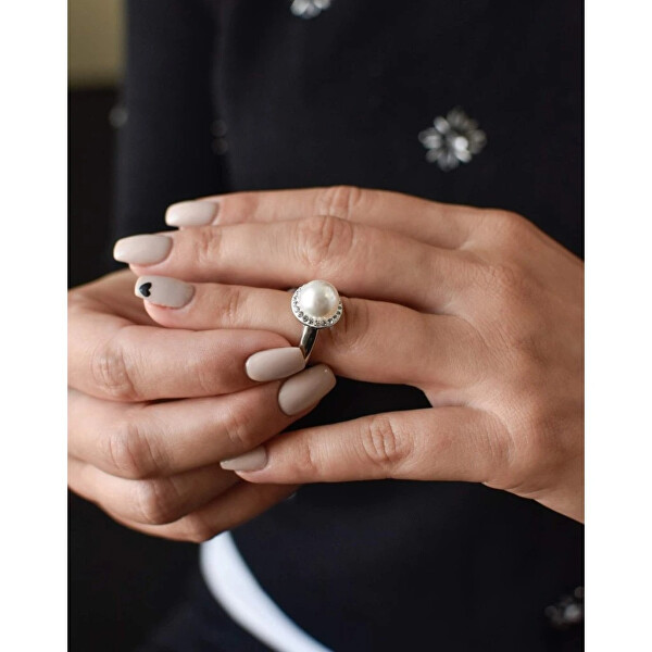 Stříbrný prsten s krystaly Preciosa a bílou perlou 35021.1