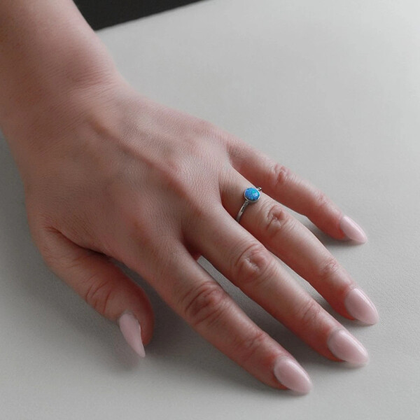 Stříbrný prsten se světle modrým opálem 15001.3 lt.blue