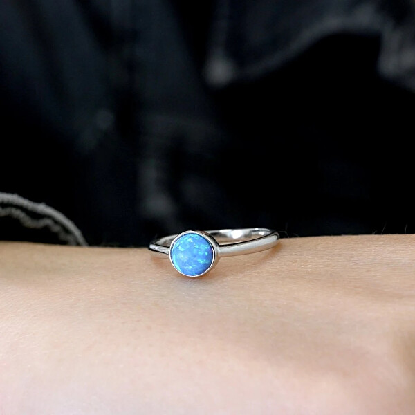 Stříbrný prsten se světle modrým opálem 15001.3 lt.blue