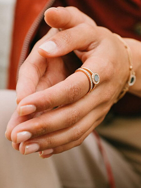 Pozlátený dvojitý prsteň s kryštálmi a perleťou JF02954791