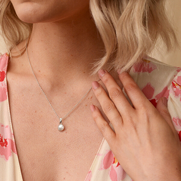 Půvabný stříbrný náhrdelník s diamantem a perličkou Diamond Amulets DP895 (řetízek, přívěsek)