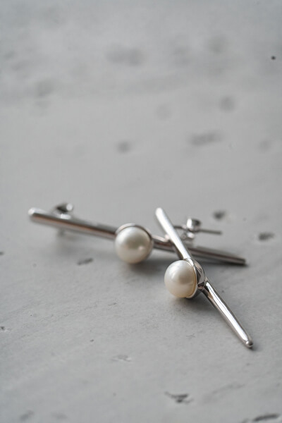 Originali orecchini in argento con vera perla JL0464