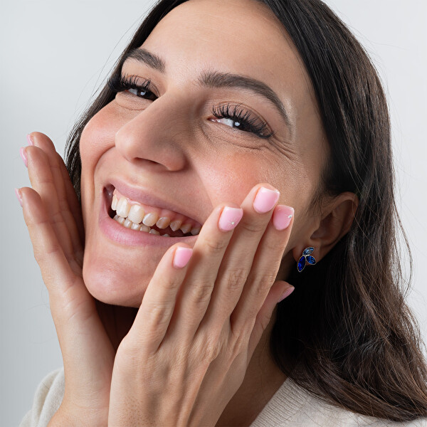 Náušnice se třemi červenými krystaly Navette