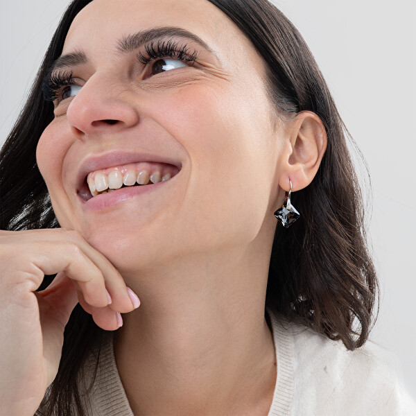 Třpytivé náušnice s tmavými krystaly Princess