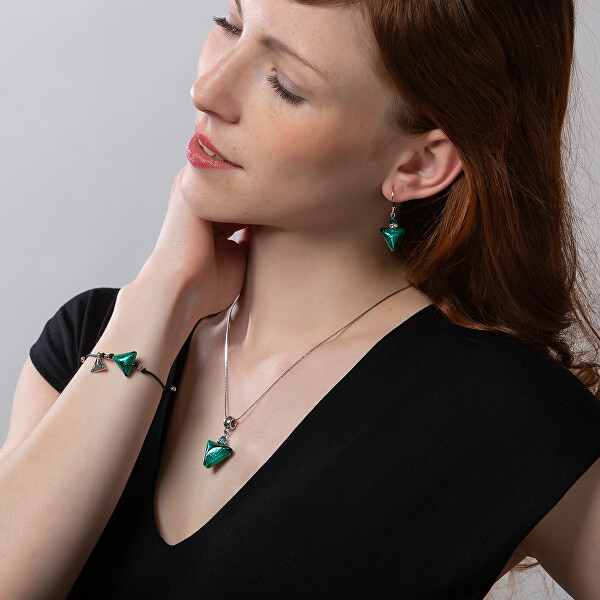 Krásny náhrdelník Green Triangle s rýdzim striebrom v perle Lampglas NTA7