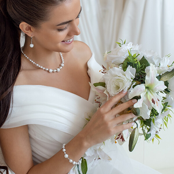 Deliziosa collana White Romancecon argento puro in perle Lampglas NV1