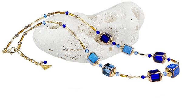Particolare collana da donna Ice Queen realizzata con perle Lampglas NCU15