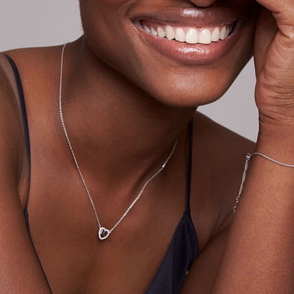 Romantický strieborný náhrdelník so zirkónmi MKC1244AN040