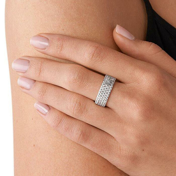Trblietavý strieborný prsteň so zirkónmi MKC1555AN040
