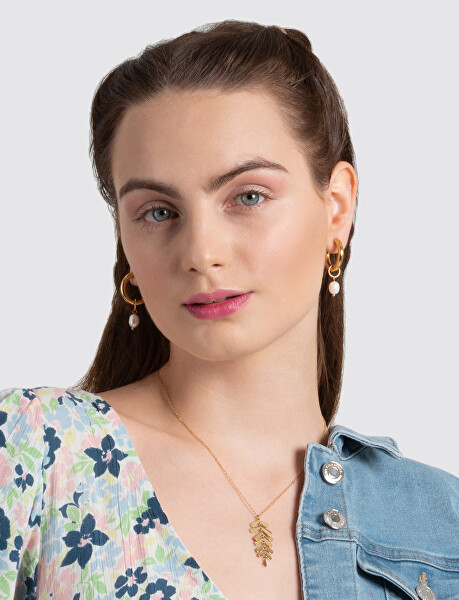 Pozlacené náušnice s perlami Alexandria White Earrings MCE23118G