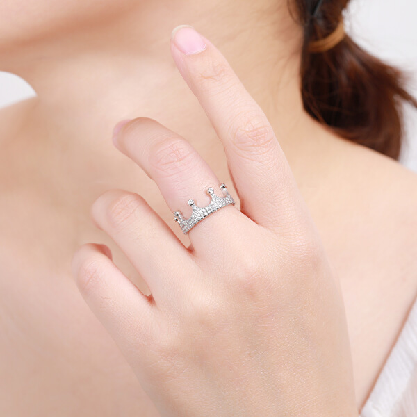 Luxusný strieborný prsteň so zirkónmi Kráľovská korunka R00021