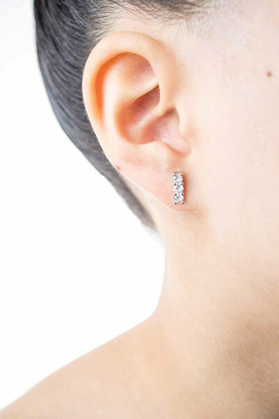 Minimalista ezüst fülbevaló cirkónium kővel E0002632