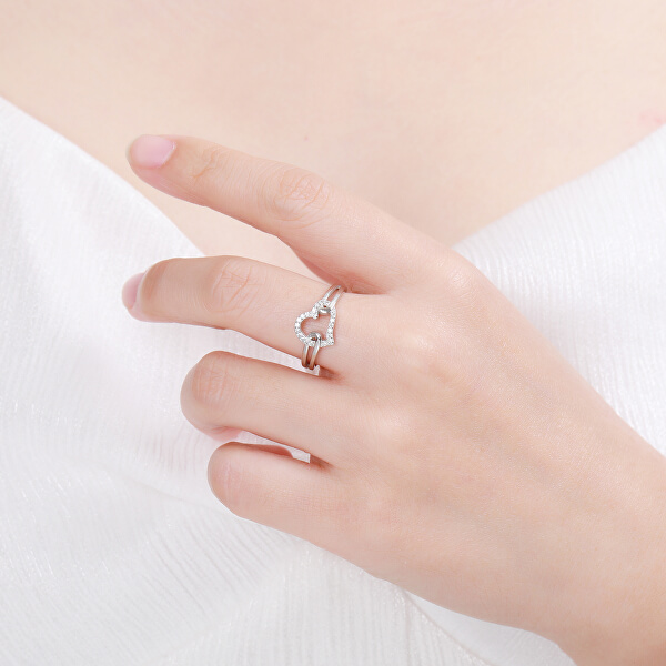 Romantický strieborný prsteň so zirkónmi Srdce R000210
