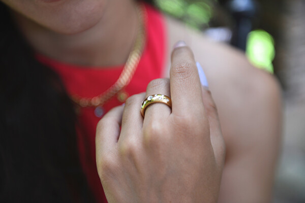 Lussuoso anello dorato con cristalli Poetica 5535565
