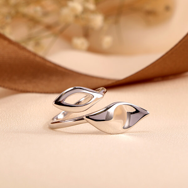 Stříbrný prsten Foglia SAKH30