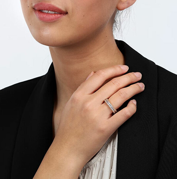 Trblietavý pozlátený prsteň s čírymi zirkónmi Baguette SAVP090
