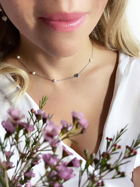 Romantický náhrdelník s riečnymi perlami a srdiečkom Pearl Passion 6156 01