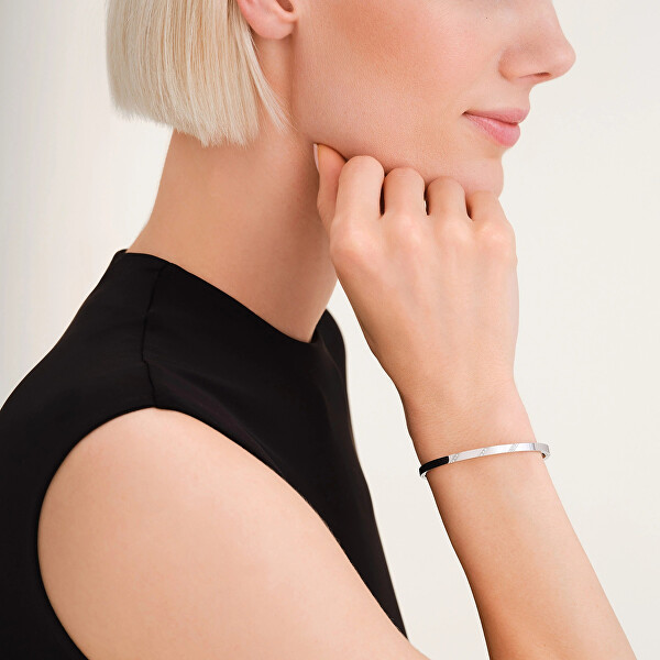 Elegantní pevný náramek s krystaly JBLCS-J1044