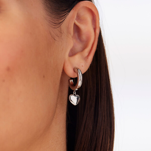 Kruhové náušnice z oceli s přívěsky ve tvaru srdce Aurora SAR66