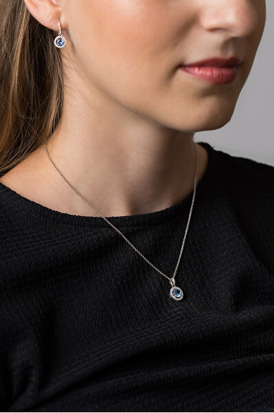 Elegantný strieborný náhrdelník so zirkónmi SC489 (retiazka, prívesok)