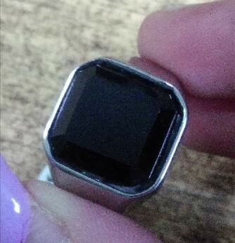 Masivní prsten z oceli s černým krystalem - SLEVA