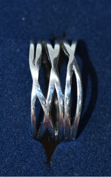 SLEVA - Stříbrný prsten se zirkony AGG341