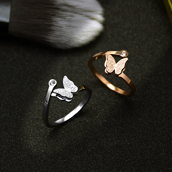 Romantikus acél gyűrű pillangóval