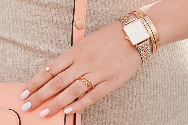 Modern csavart rózsaszínű aranyozott gyűrű
