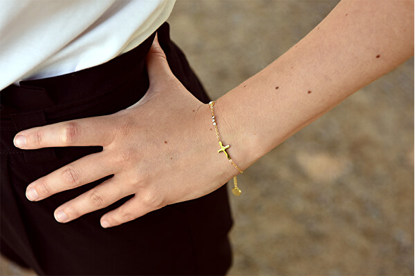 Vergoldetes minimalistisches Armband mit Kreuz VCBW024G