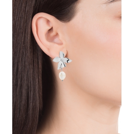 Luxusné oceľové náušnice so zirkónmi a perlou Chic 15116E01000