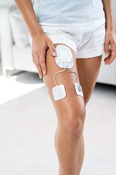 Elektrostimulační přístroj pro léčbu bolesti či stimulaci svalů EM70
