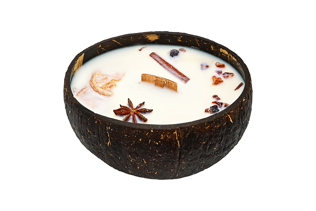 Zobrazit detail výrobku Tropikalia Vánoční svíčka v kokosu