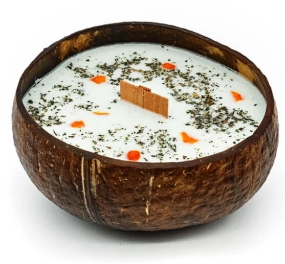 Zobrazit detail výrobku Tropikalia Svíčka v kokosu - vůně Limetka, bazalka & mandarinka