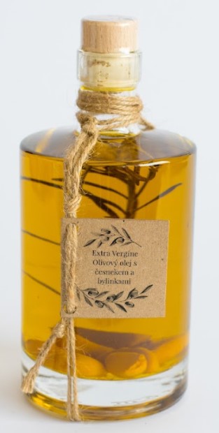 Zobrazit detail výrobku Nikoleta Maria Extra Vergine olivový olej s česnekem a bylinkami 500 ml + 2 měsíce na vrácení zboží